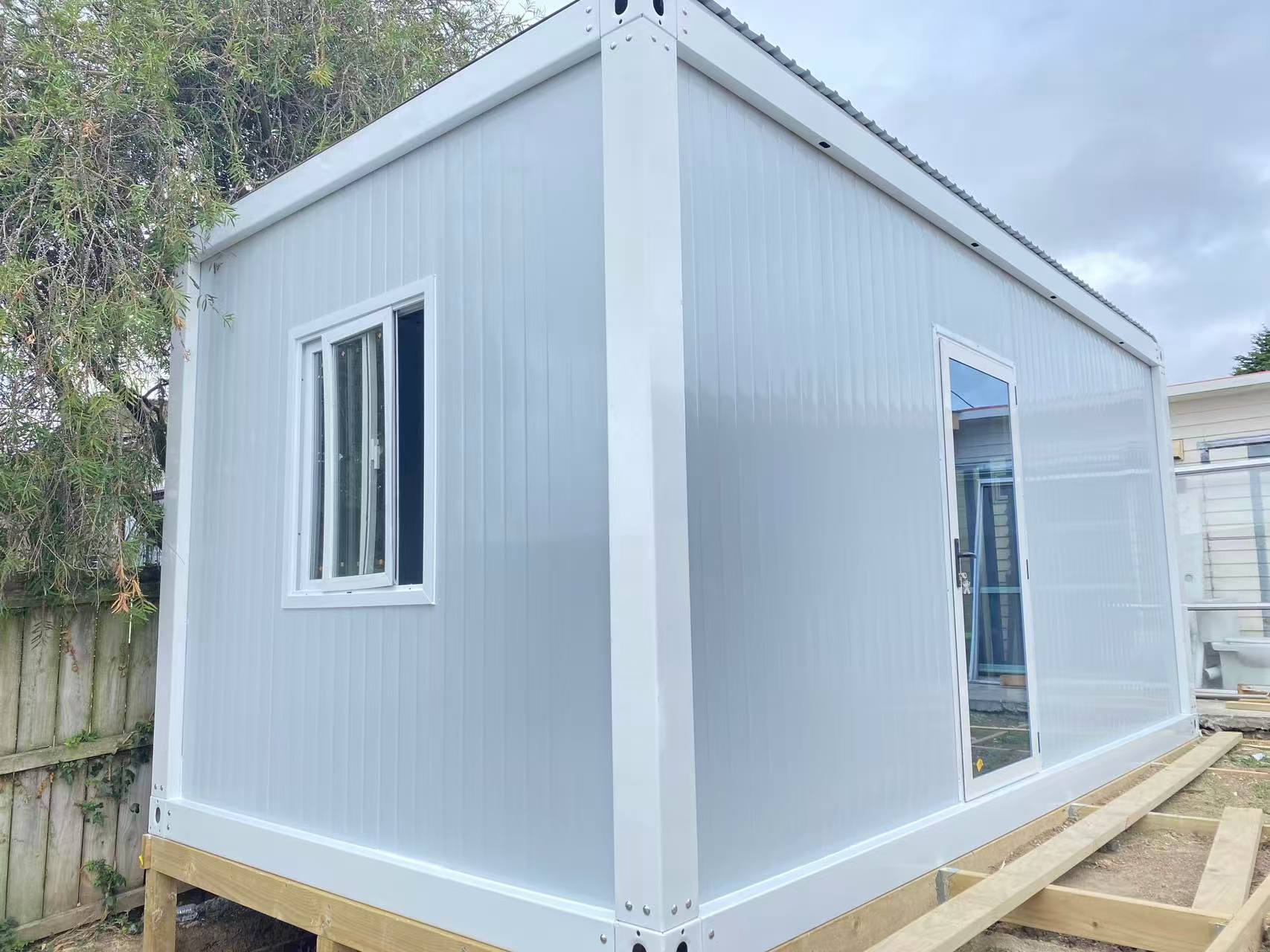 MEDIUM CABIN 6 x 3 m Classic Cabin XIII