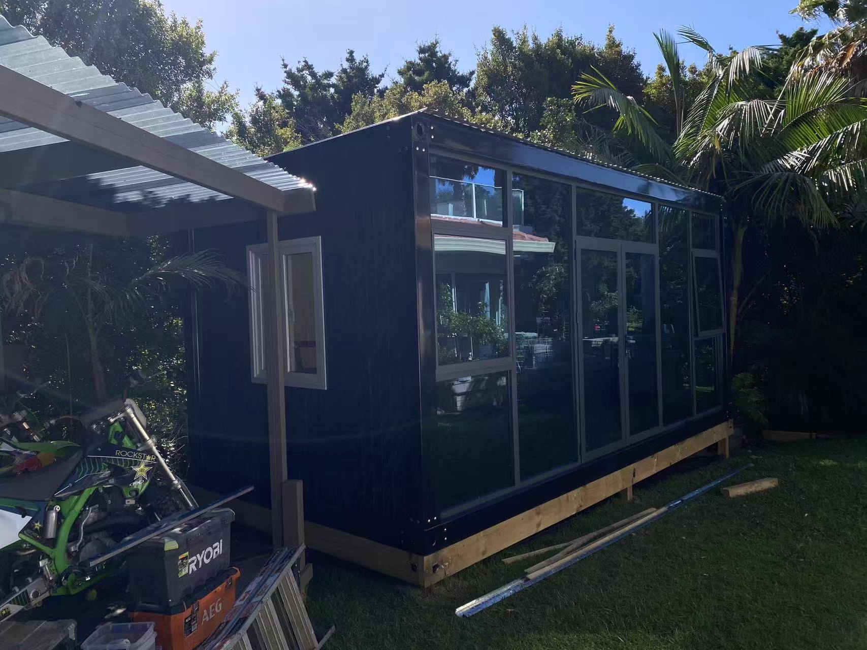 MEDIUM CABIN 6 x 3 m Glass Wall IV