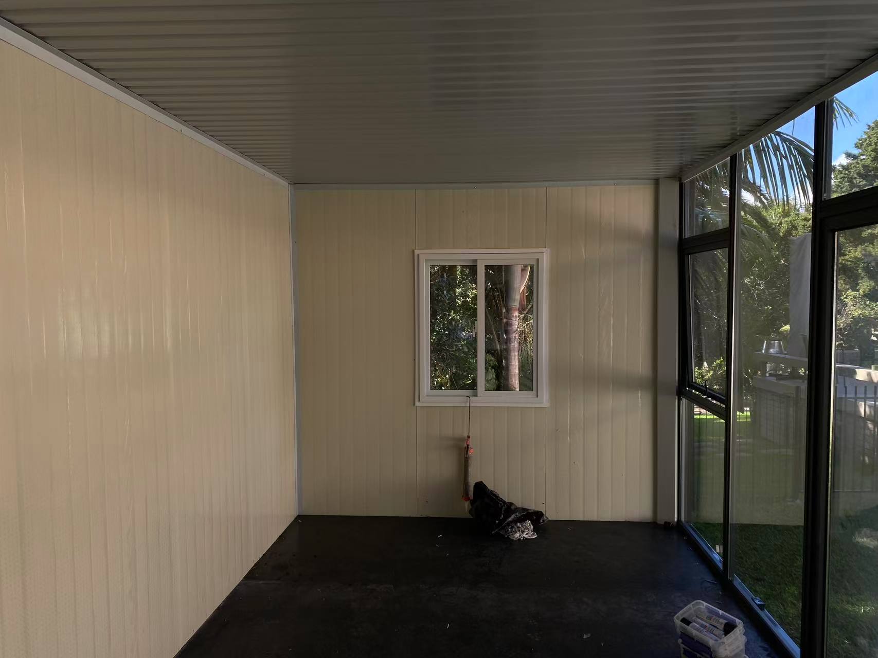 MEDIUM CABIN 6 x 3 m Glass Wall IV