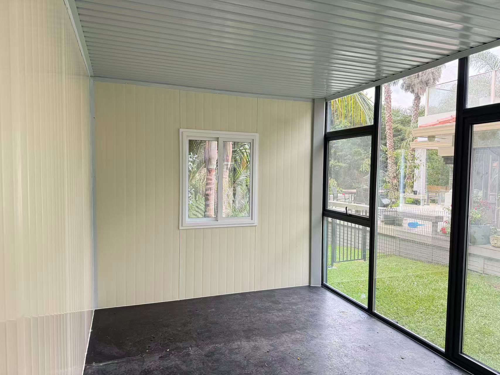 MEDIUM CABIN 6 x 3 m Glass Wall IV