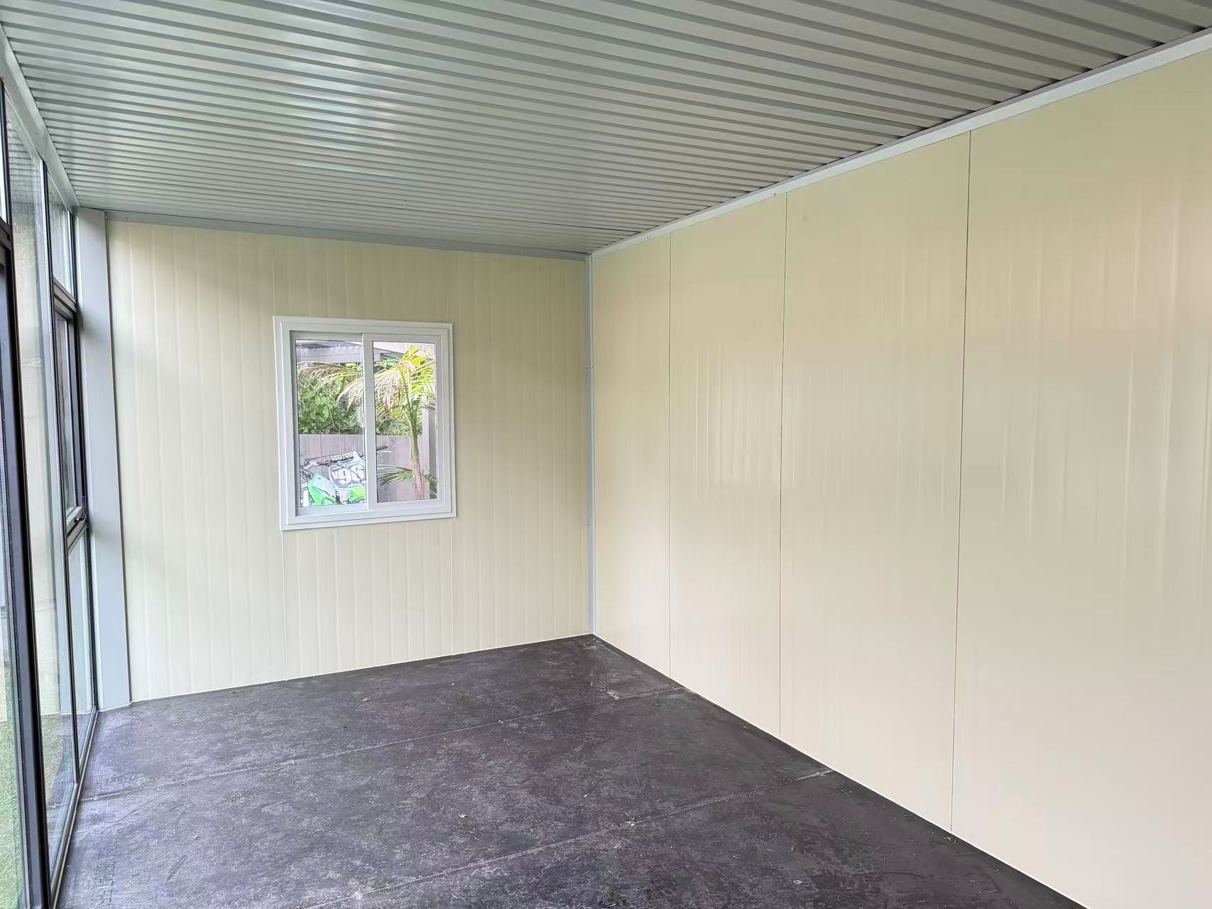 MEDIUM CABIN 6 x 3 m Glass Wall IV