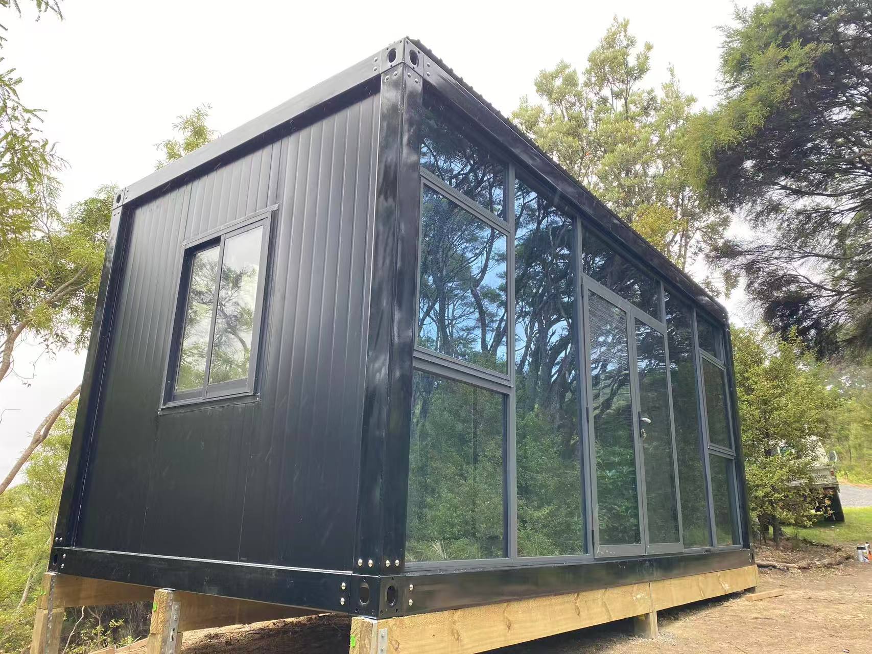 MEDIUM CABIN 6 x 3 m Glass Wall III