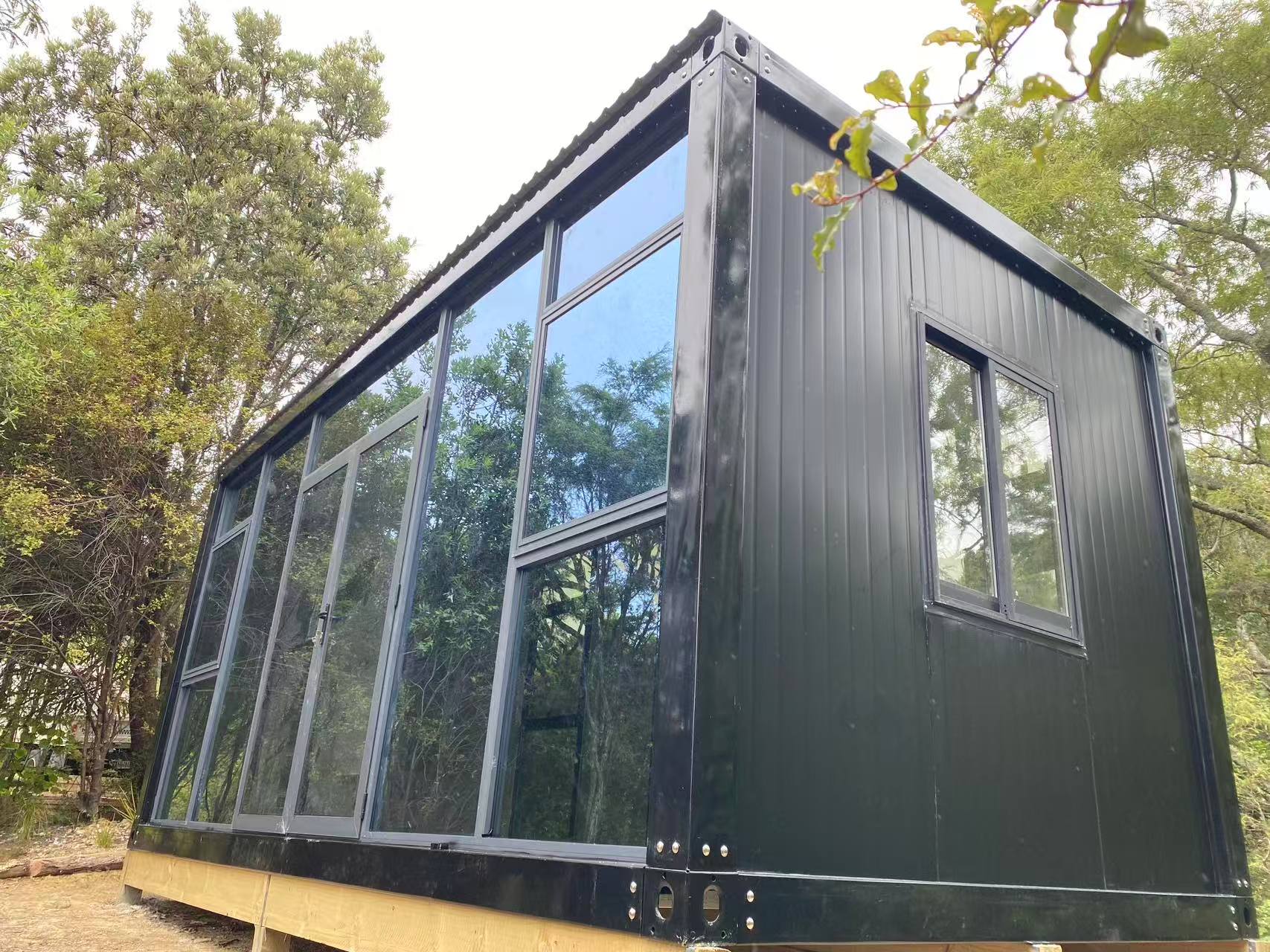 MEDIUM CABIN 6 x 3 m Glass Wall III