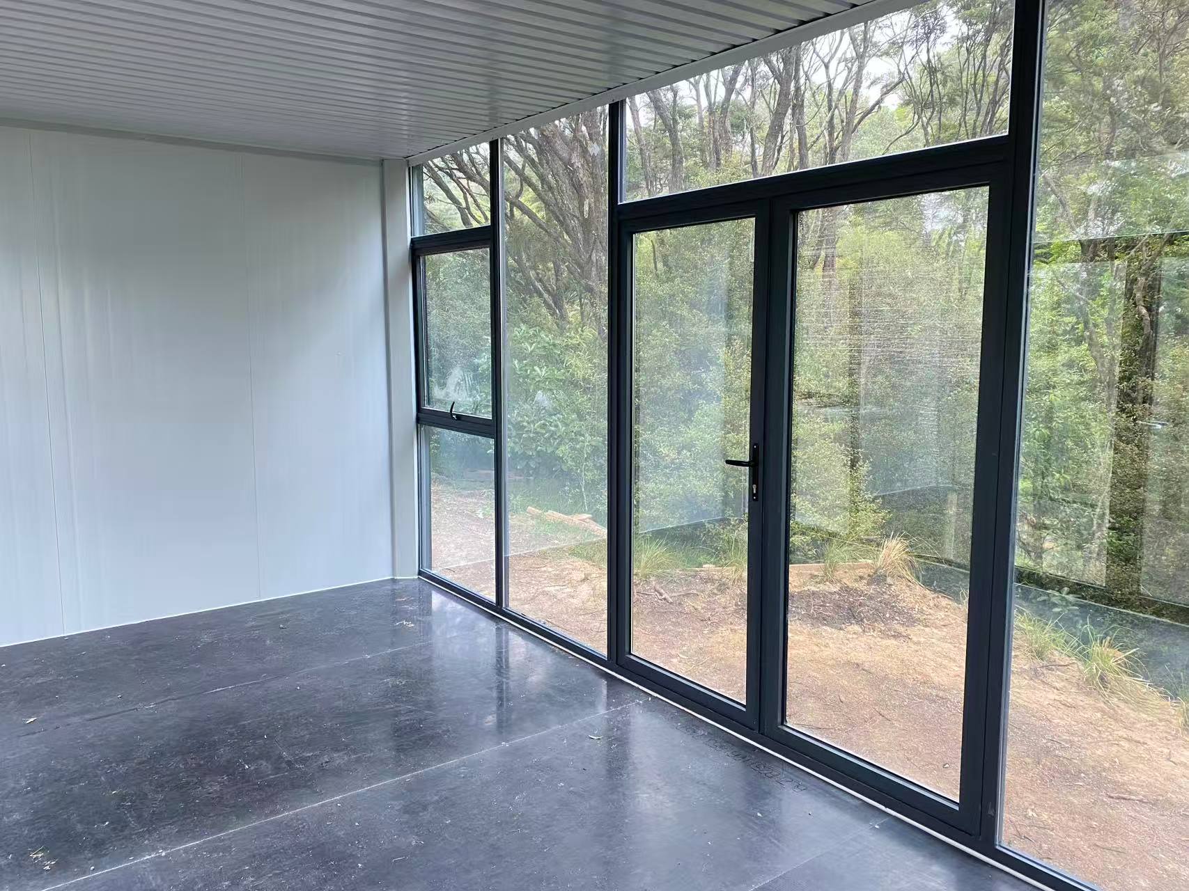 MEDIUM CABIN 6 x 3 m Glass Wall III