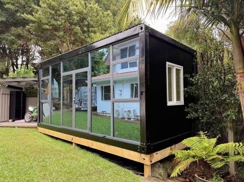 MEDIUM CABIN 6 x 3 m Glass Wall IV